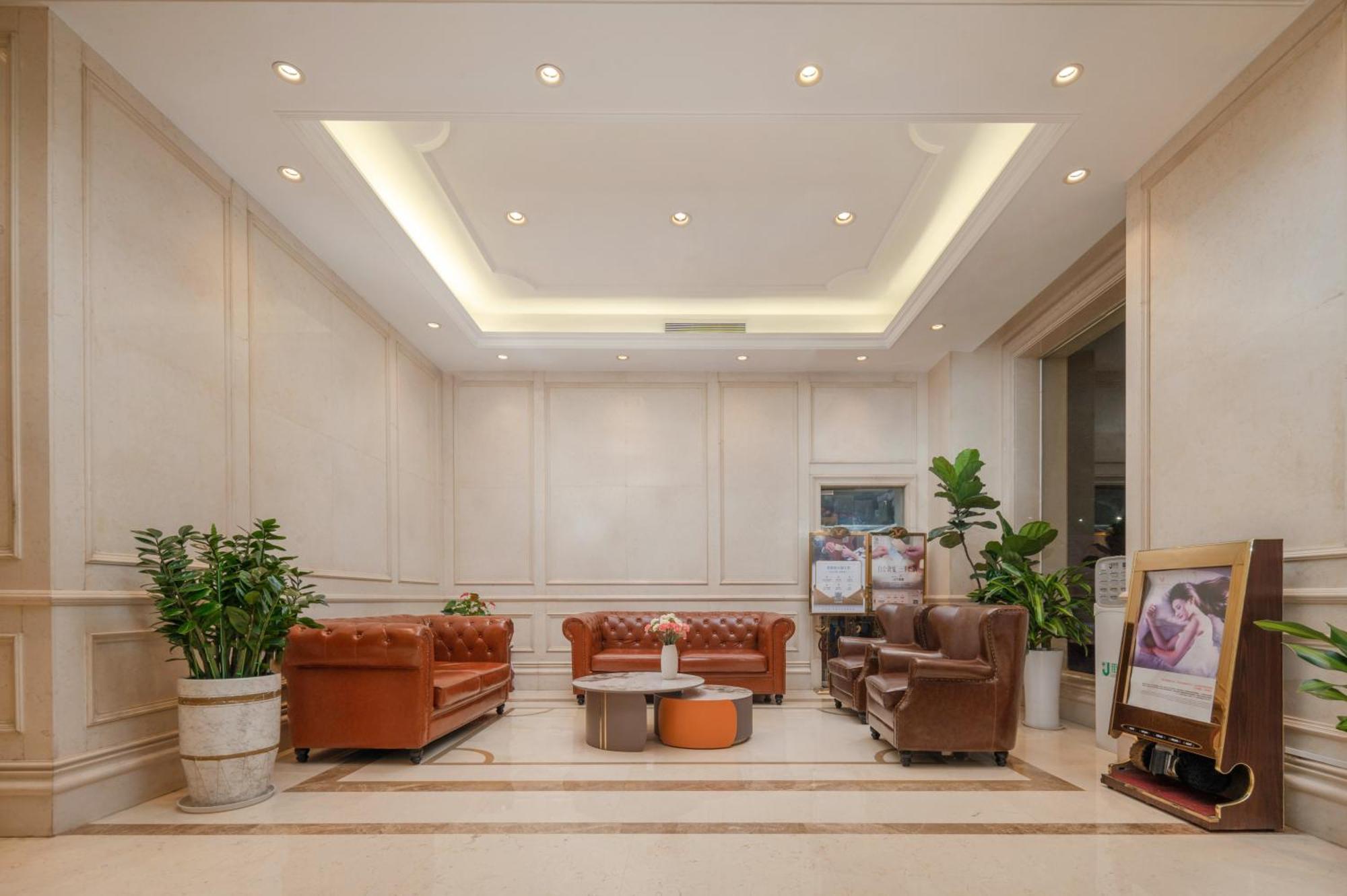 Vienna Hotel Shenzhen Fuyong Subway Station Экстерьер фото